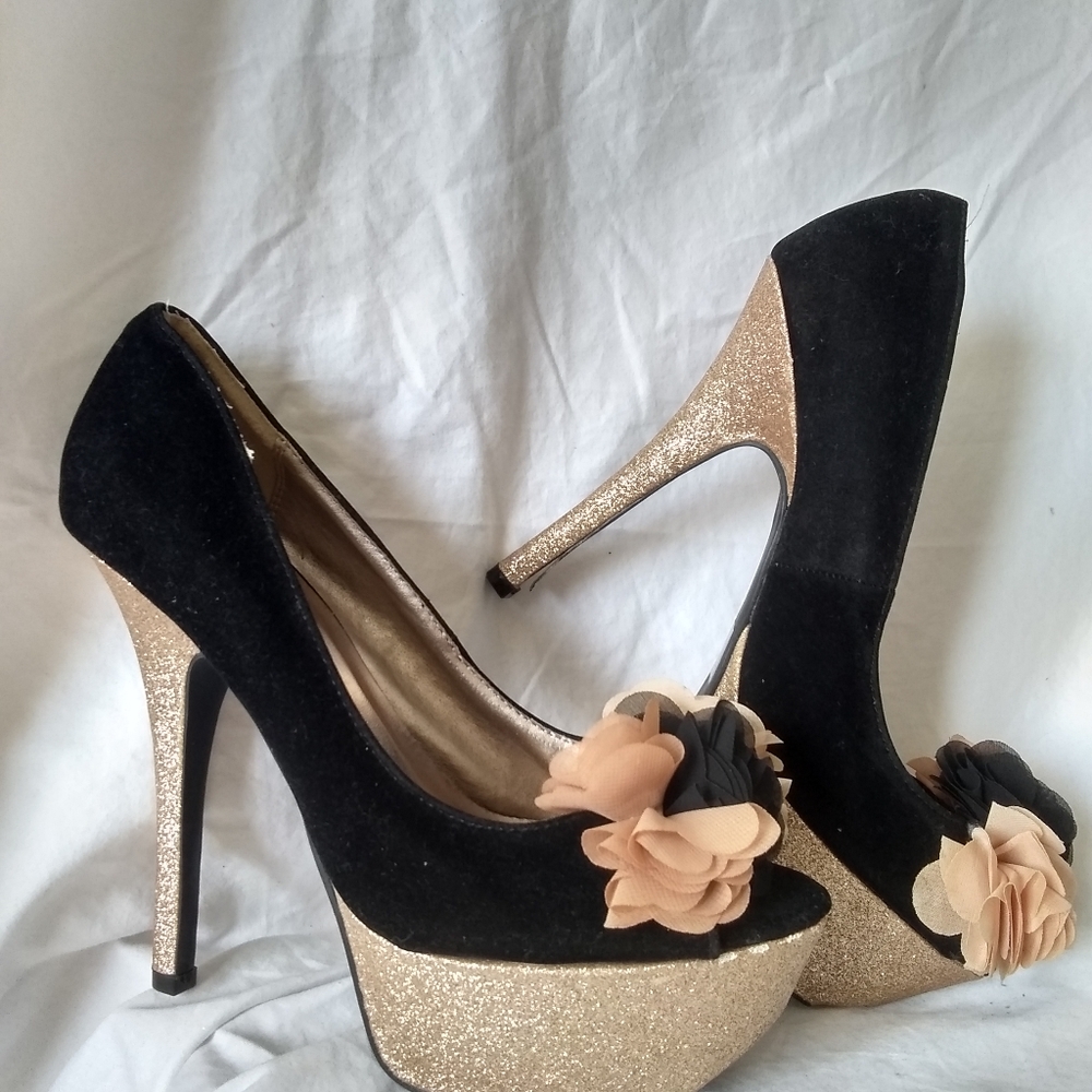 Dazzling gold Tinkerbell stilettos - Picture 6 of 13